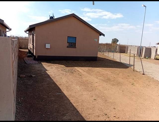 2 BEDROOM HOUSE FOR SALE IN WINDMILL PARK EXT